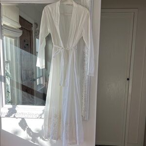 Zara White Cotton Robe with Lace Detail size Small